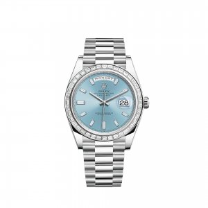 Réplique montre Rolex Day-Date 40 Platine Cadran et lunette sertis de diamants bleu glace m228396tbr-0002